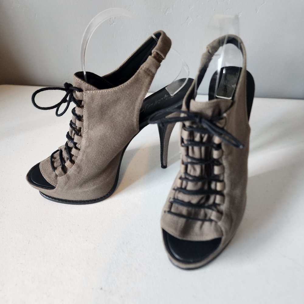 Elizabeth & James Platform "Euc" - image 7